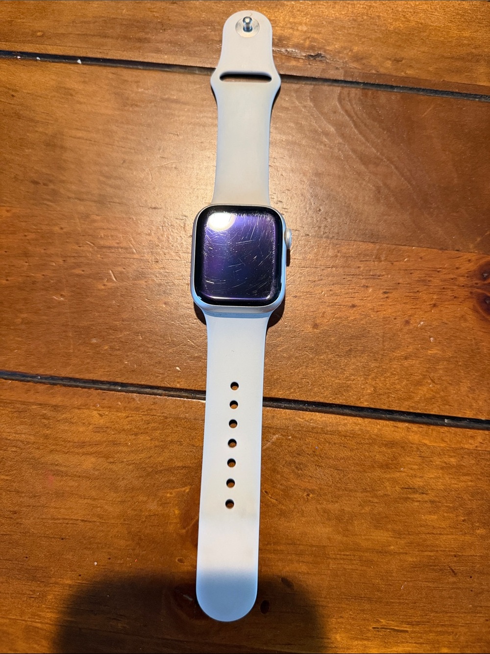 Apple Smartwatch series 7 41mm with Light Silver Silicone Band